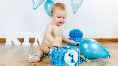 Развитие ребенка в 1 год: что должен уметь и знать младенец