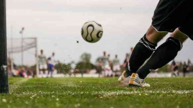 Четыре наивных вопроса про футбол