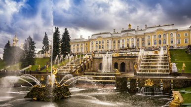 Петергоф: золотые фонтаны, дворцы и прогулка по императорским местам