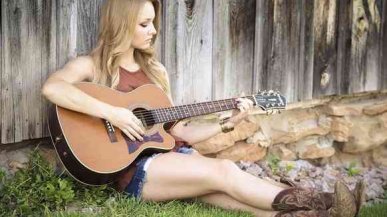 Сложно ли научиться играть на гитаре?