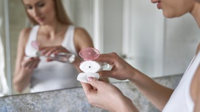 Как пользоваться мицеллярной водой?