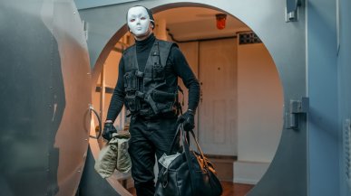 Мошенники смогли обмануть заслуженного учителя России на 16 млн рублей