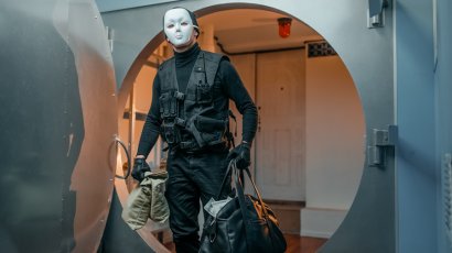 Мошенники смогли обмануть заслуженного учителя России на 16 млн рублей