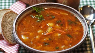 Суп с клецками на говяжьем бульоне