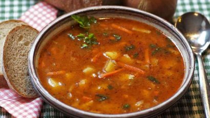 Суп с клецками на говяжьем бульоне