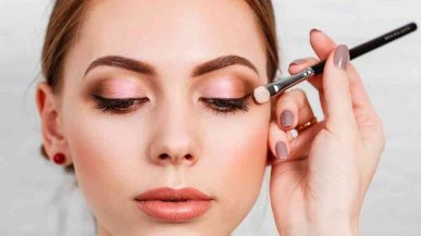 Как правильно красить глаза тенями