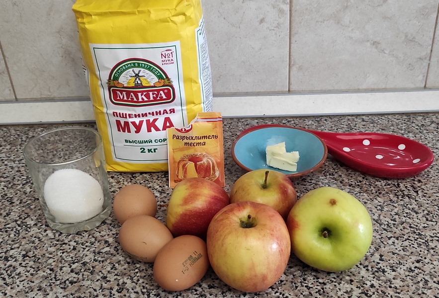 Ингредиенты для простого яблочного пирога