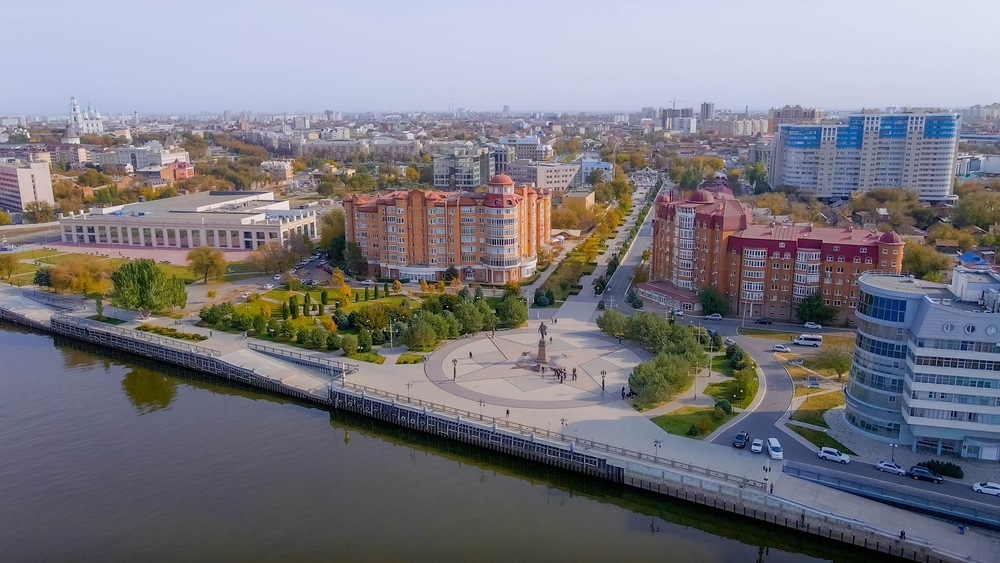 Набережная Волги в Астрахани
