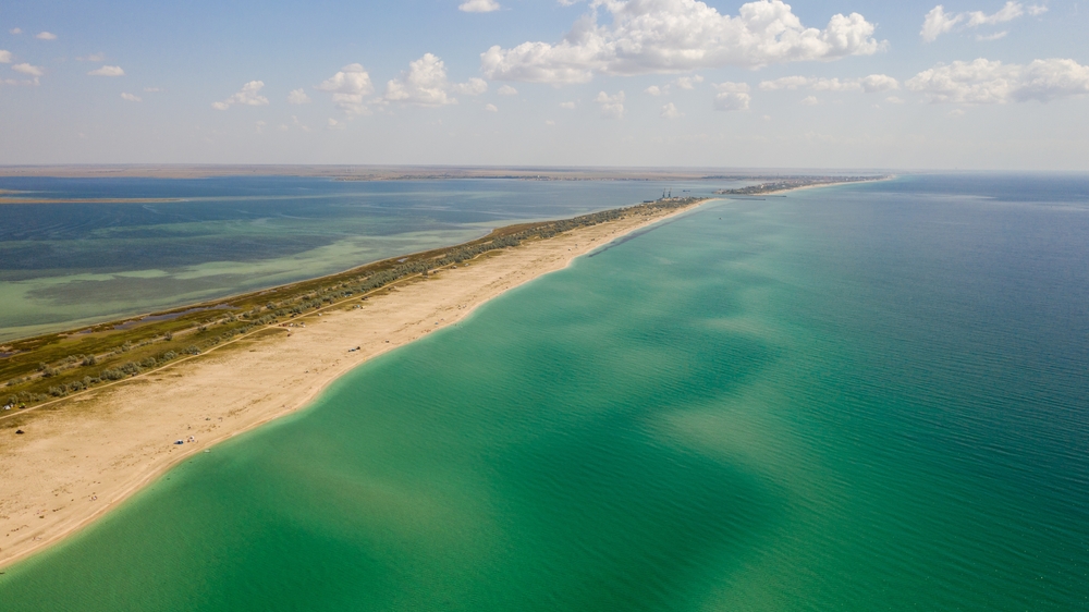 Пляж на косе Беляус