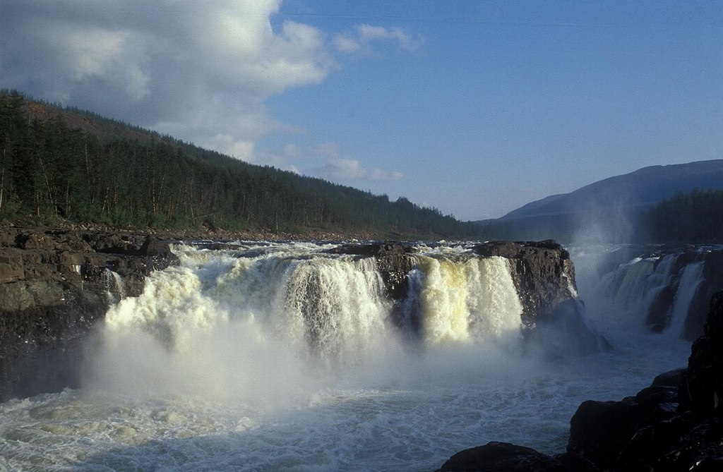 Водопад Большой Курейский на плато Путорана