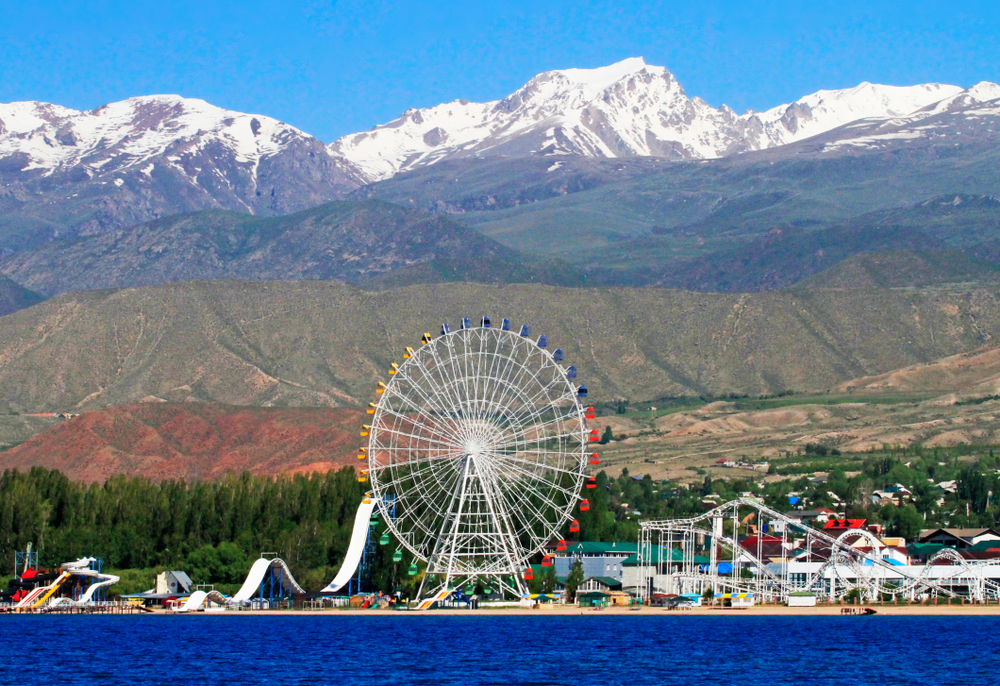 Развлечения в поселке Бостери на Иссык-Куле в Киргизии