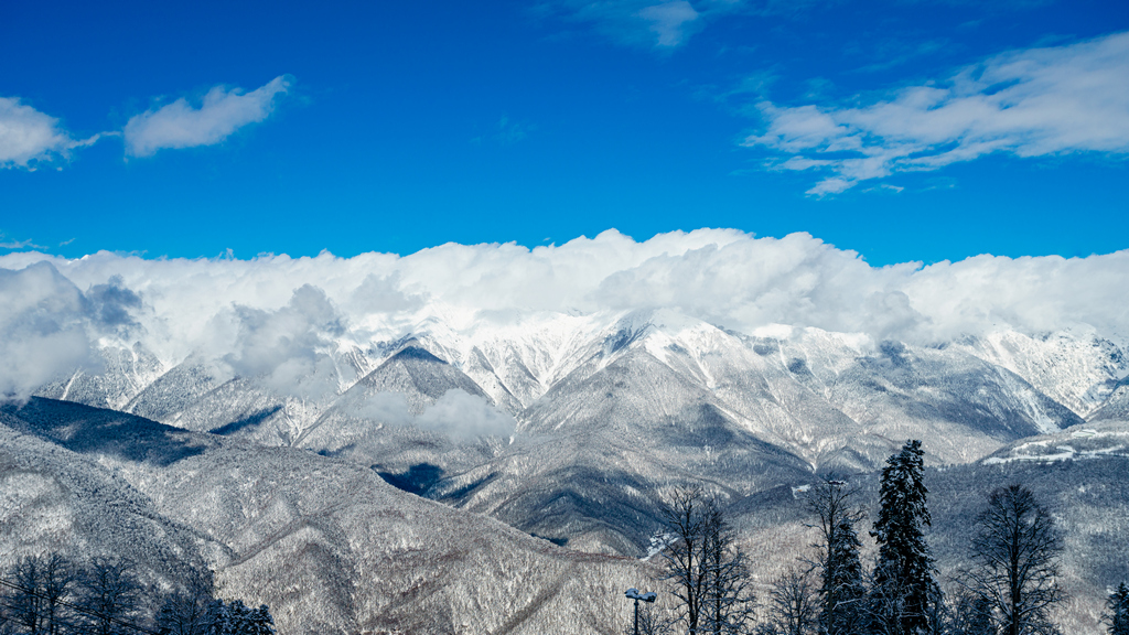 Заснеженные Кавказские горы