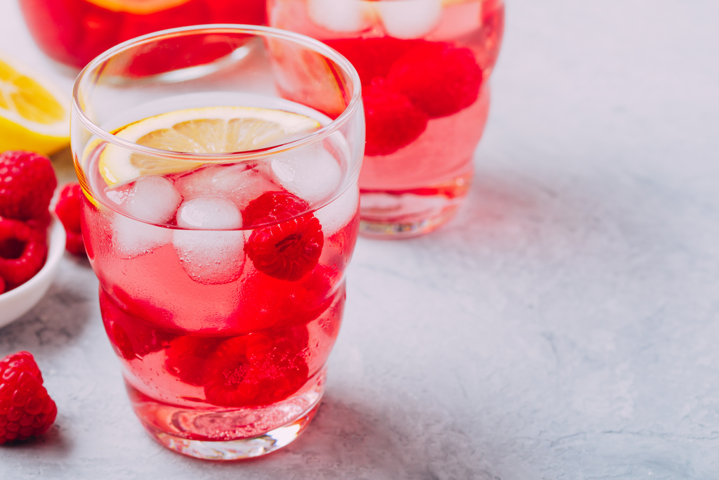 Холодный напиток с ягодами