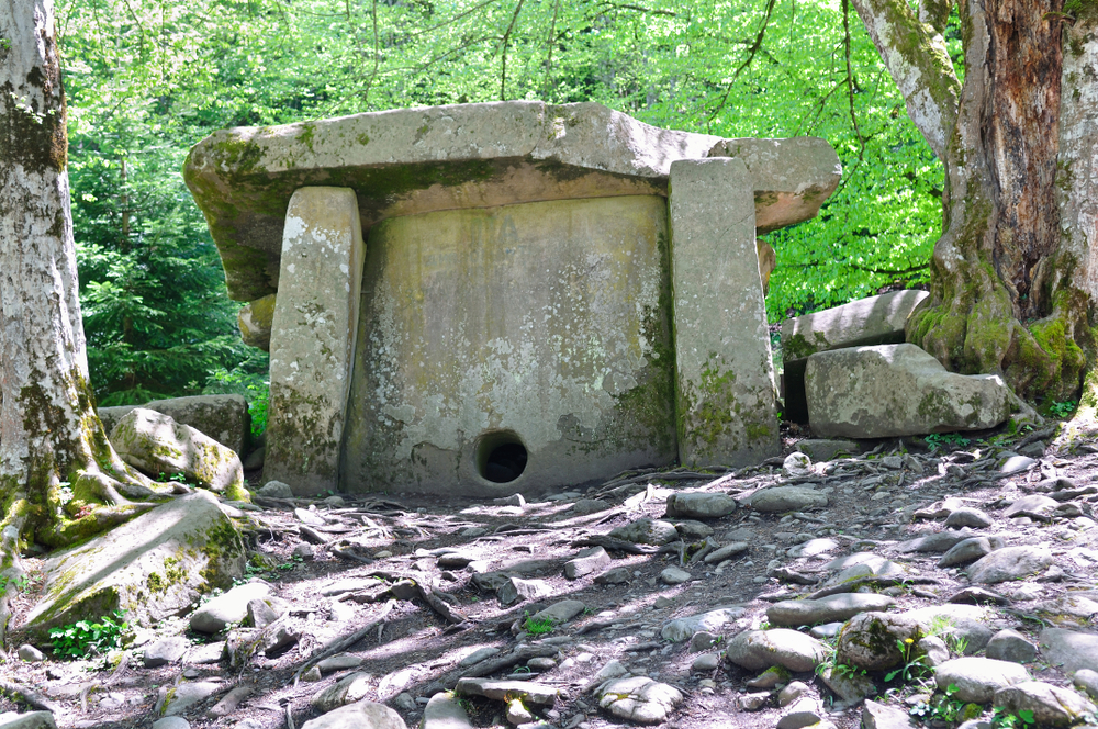 Дольмены в плато Лагонаки