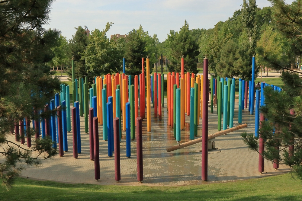 Сухой фонтан, он же водный лабиринт в парке Галицкого