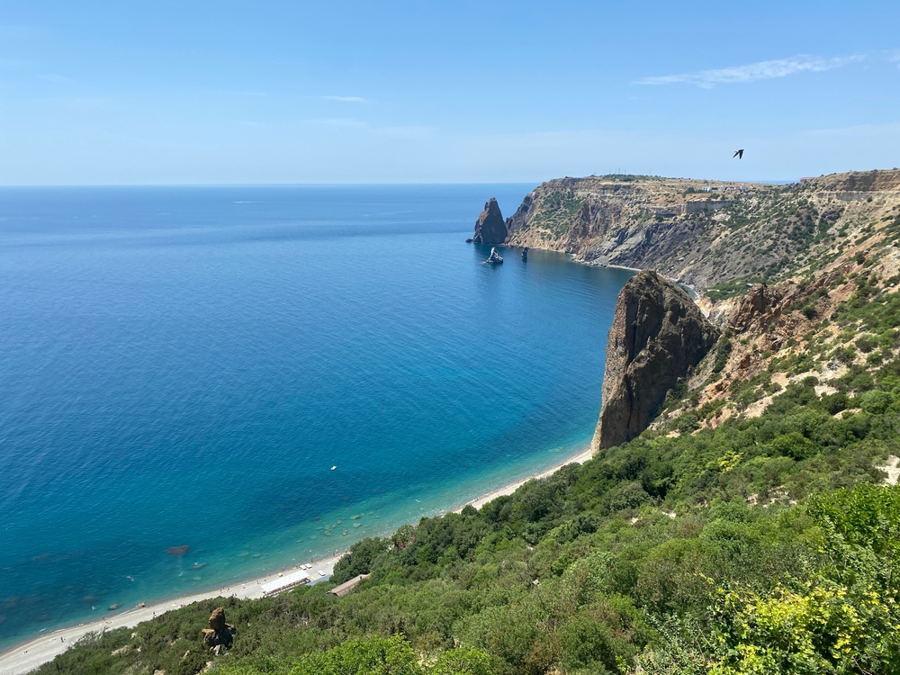 Мыс Фиолент и пляж Баунти рядом с ним
