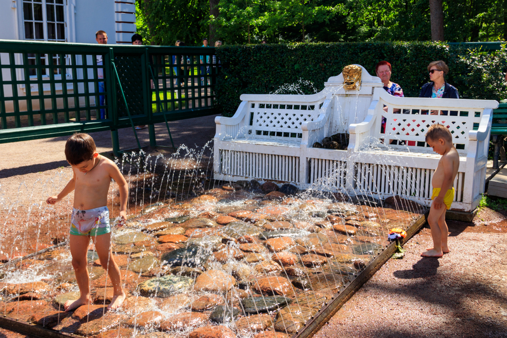 Фонтаны-шутихи в Петергофе