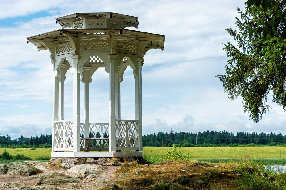Беседка поцелуев в Сортавале