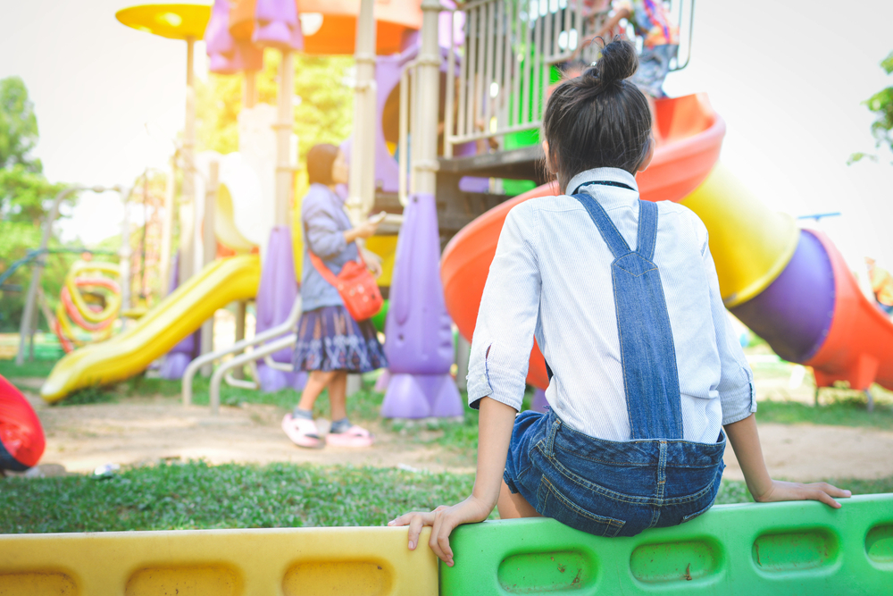 Как помочь ребенку преодолеть стеснительность