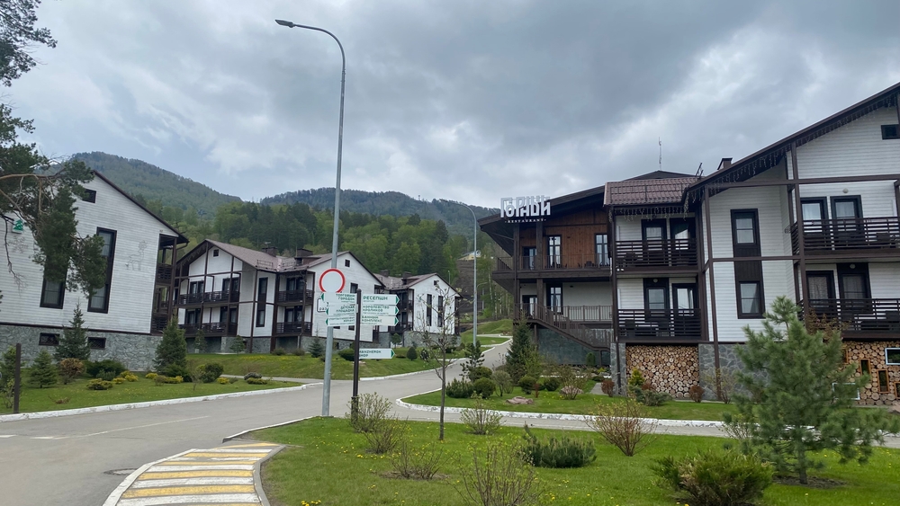 Гостиничный комплекс для туристов в Манжероке