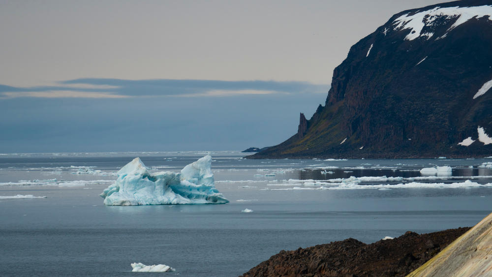 Айсберги рядом с Землей Франца Иосифа