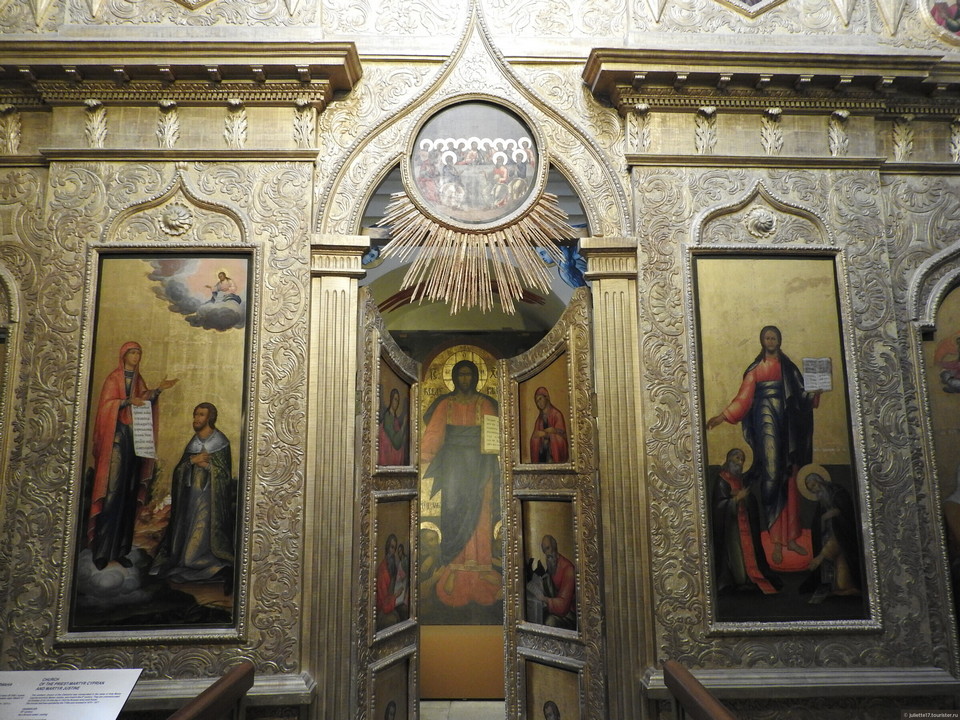 Внутри собора Василия Блаженного