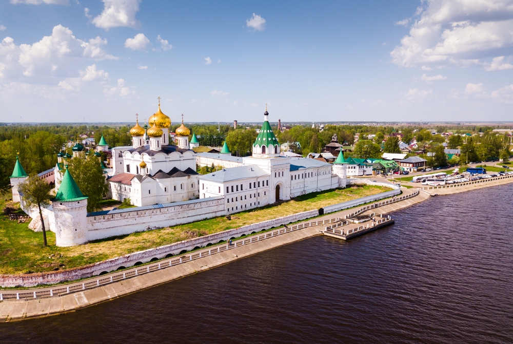 Ипатьевский монастырь в Костроме