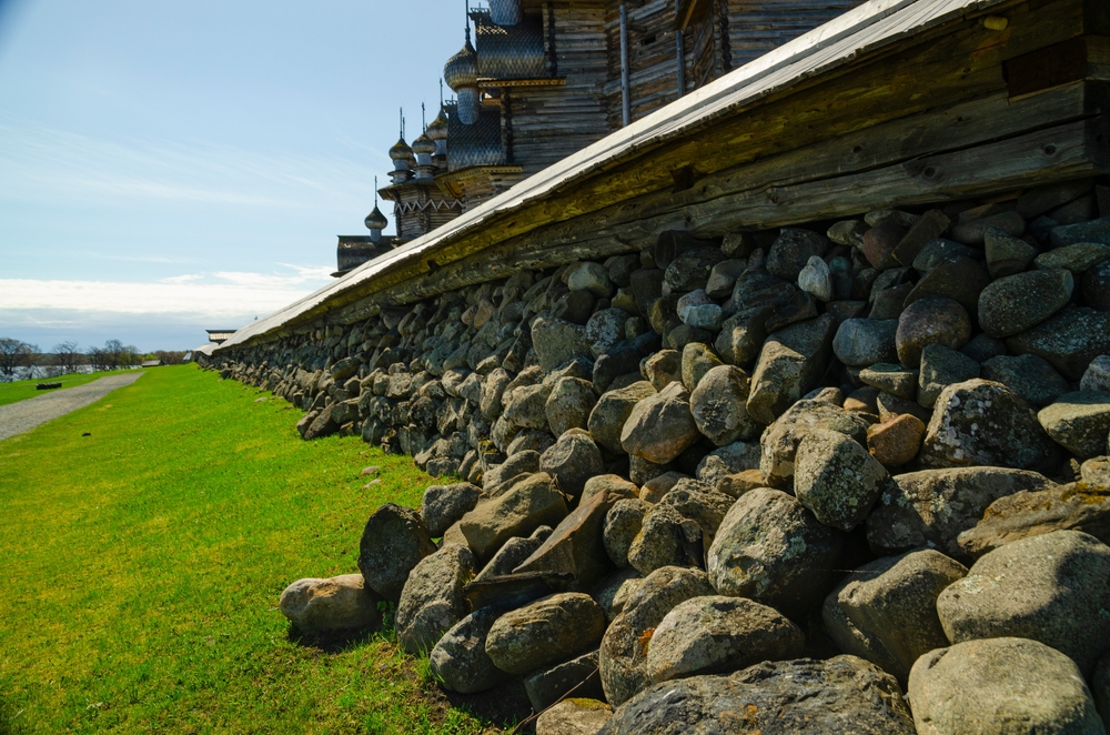 Фотография ограды Кижского погоста