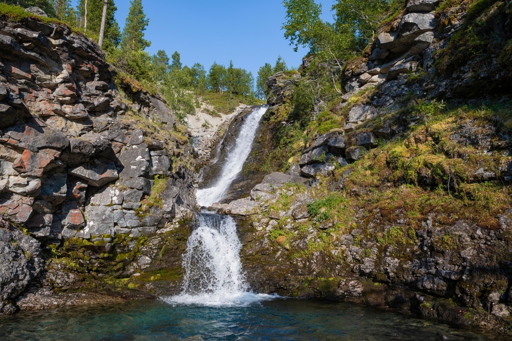 Водопад Красивый в Хибинах