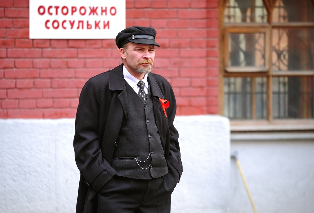 Актер, загримированный под Ленина, на Красной площади