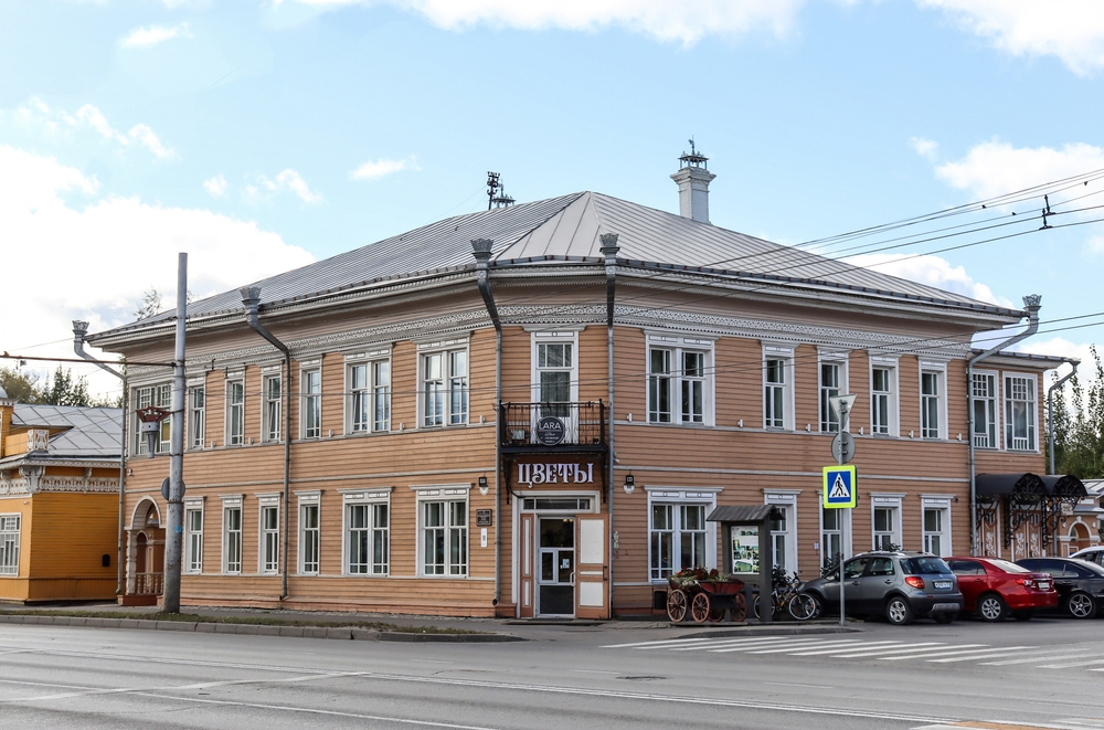 Дом с лилиями в Вологде, фото