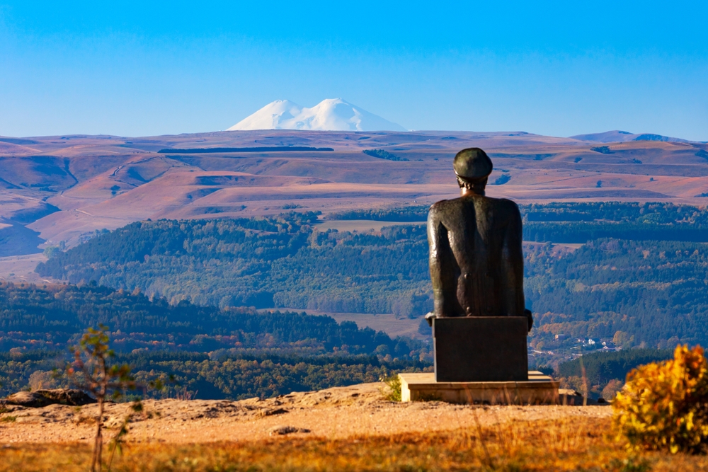 Памятник Михаилу Лермонтову в Кисловодске
