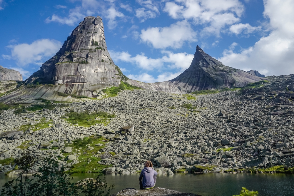 Скалы Парабола в Ергаках