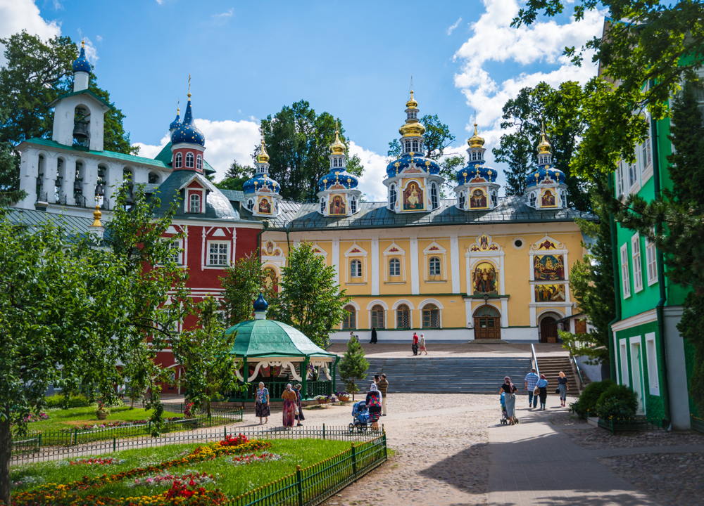 Печорский монастырь в Псковской области
