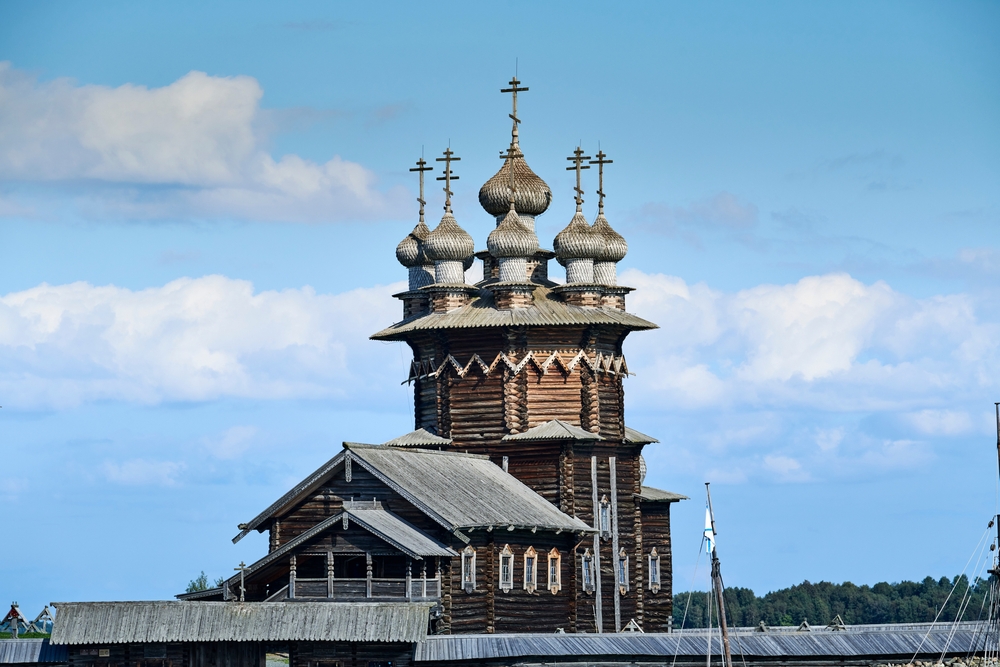 Фото Покровской церкви в Кижах