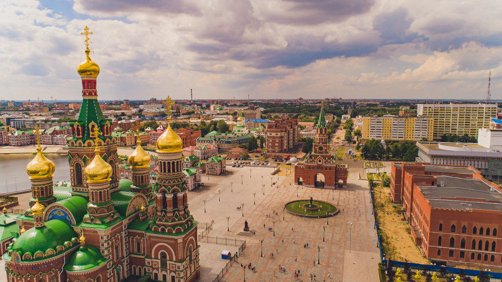 Фото площади Республики и Девы Марии в Йошкар-Оле