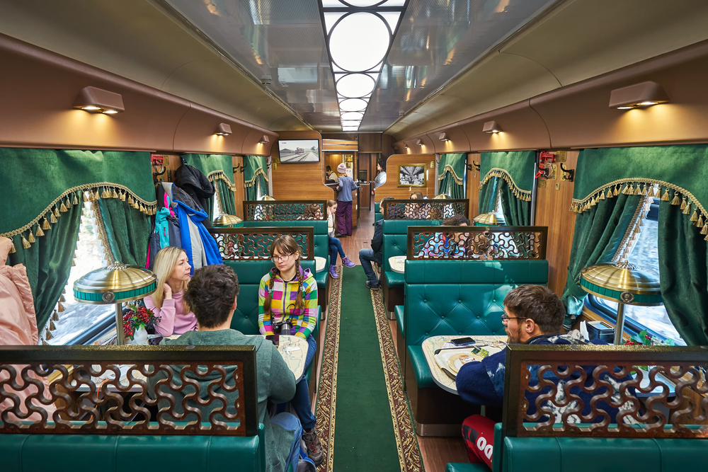 Ретро поезд из Сортавалы в Рускеалу, фото внутри вагона