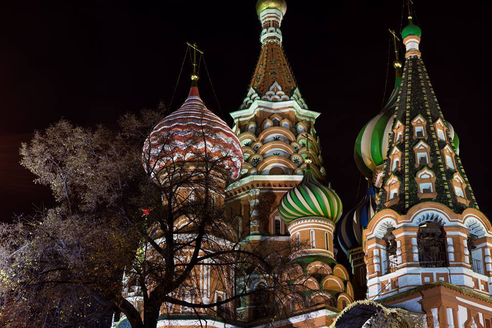 Покровский собор в Москве вечером, фото