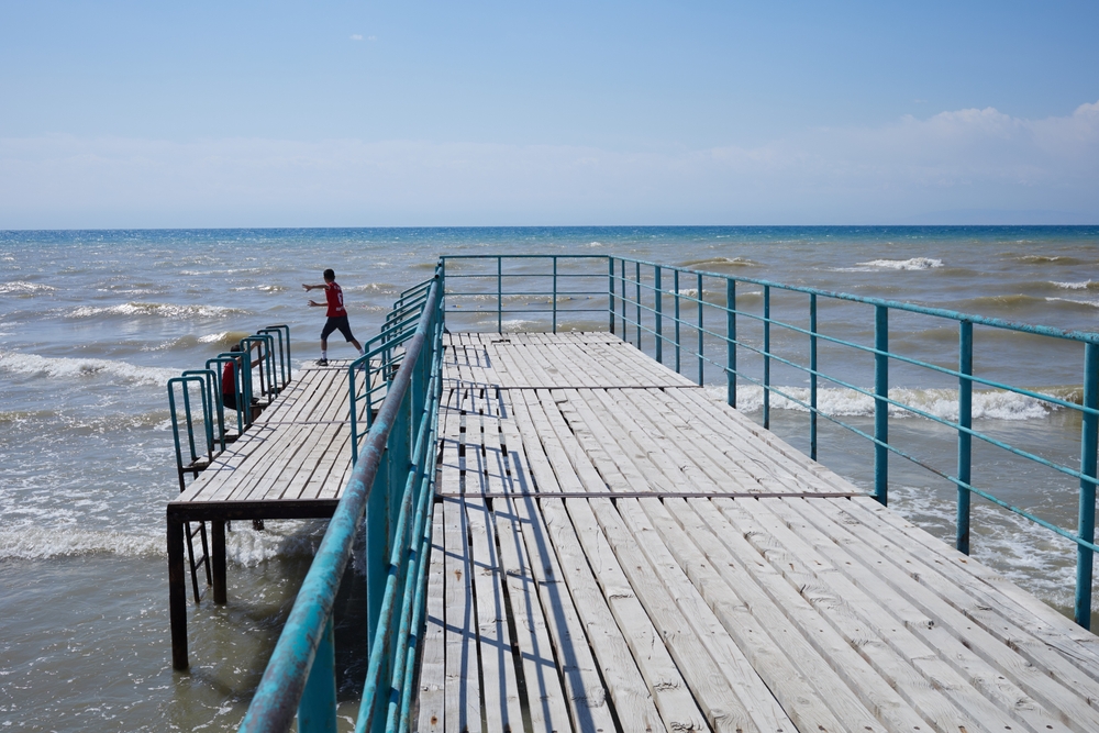 Пирс в поселке Сары Ой