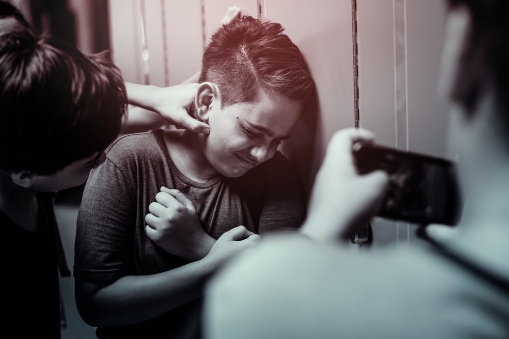 Травля в школе: что делать родителям и детям