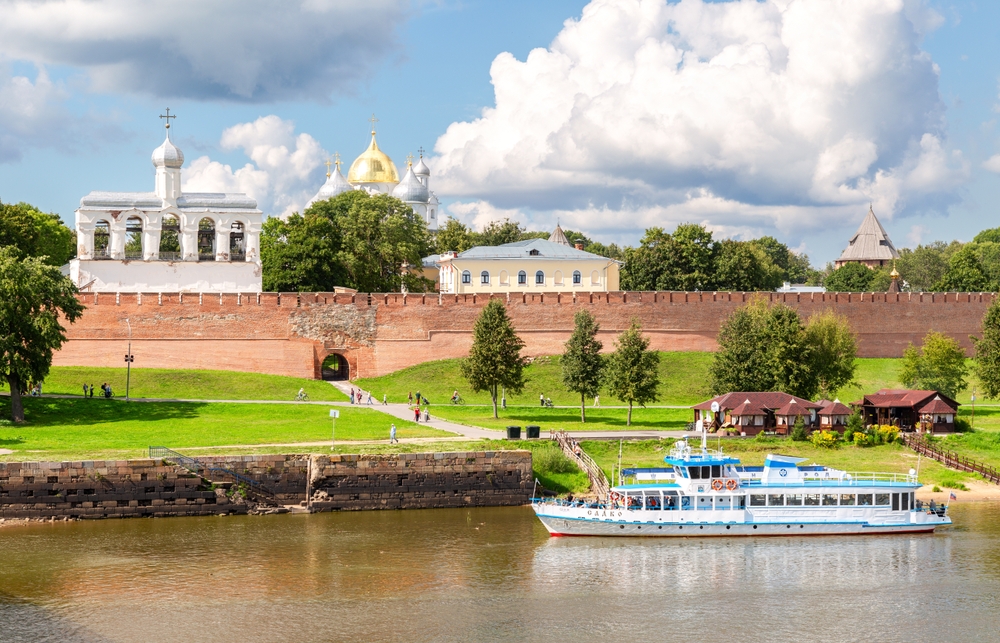 Теплоходы в Великом Новгороде