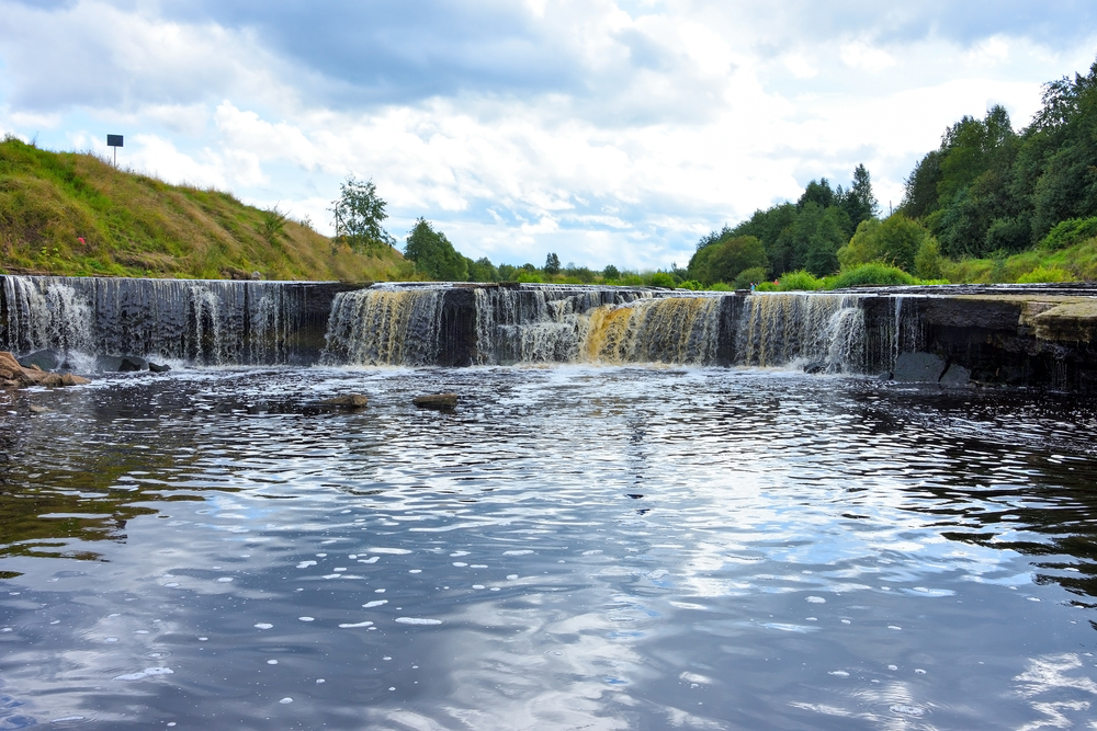 Большой Тосненский водопад в Саблино