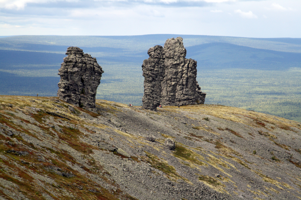 Вид сверху на плато Маньпупунер в Коми