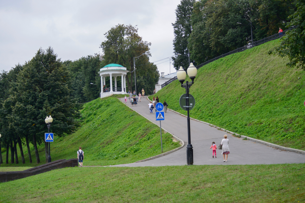 Два яруса Волжской набережной
