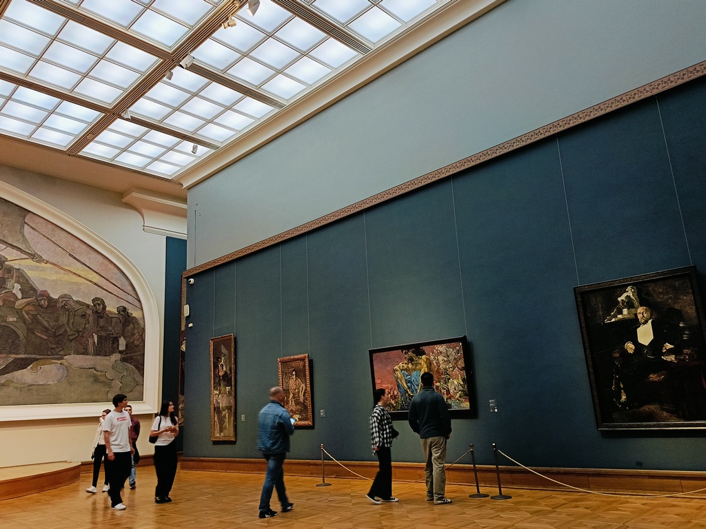 Зал Врубеля в Третьяковской галерее в Москве